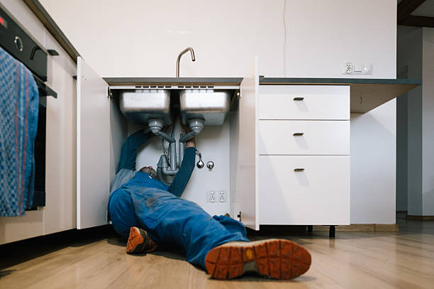 Professional Plumbing technician working in Saratoga, WY